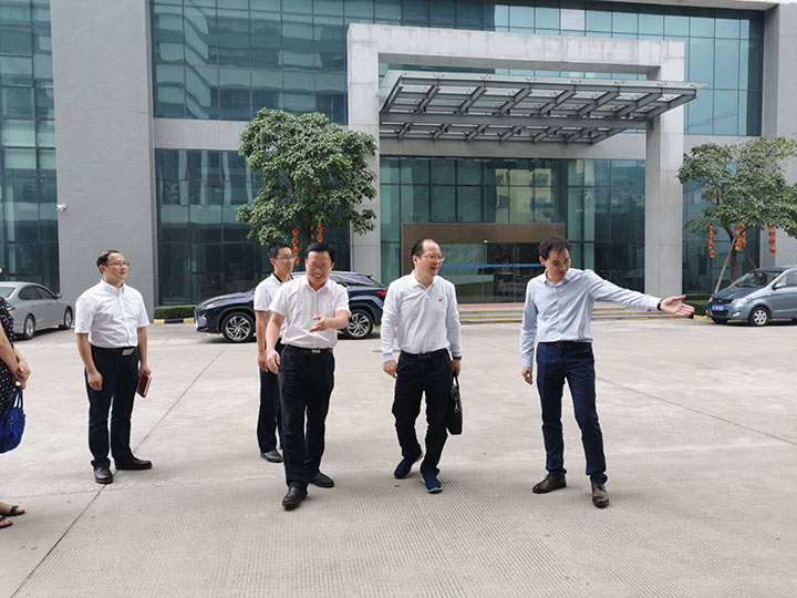 金秋送真情，關懷暖人心
